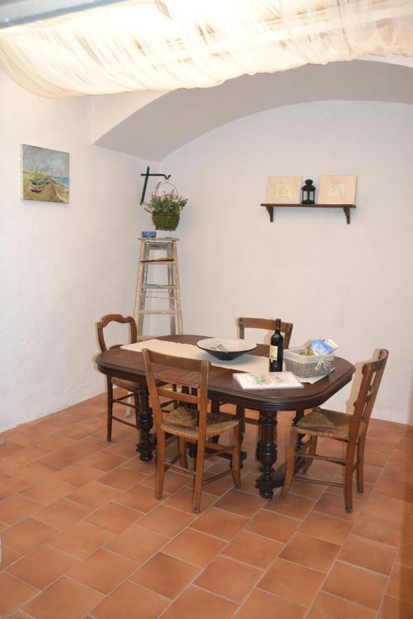 St Jean Du Gard : Spacious Apartment With Use Of Pool 생장뒤가르 외부 사진